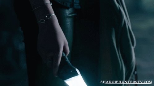 Clary In Shock GIF - Clary In Shock Finds Her Mother GIFs