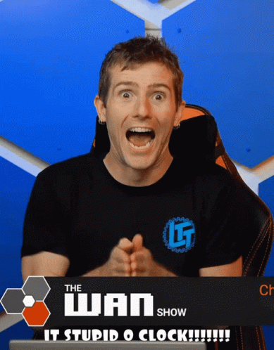 Linus Linus Tech Tips GIF - Linus Linus Tech Tips Linus Clap GIFs