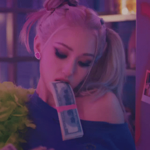 Counting Money Somi GIF - Counting Money Somi Xoxo Song GIFs