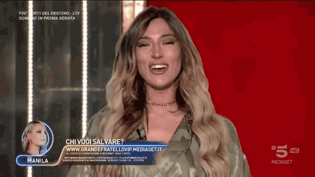 a woman on a tv show with the words chi vuoi salvare on the bottom
