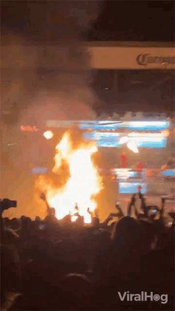 Slipknot Concert Viralhog GIF - Slipknot Concert Viralhog Committing Arson GIFs