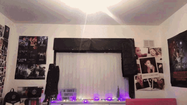 a room with a sign that says 7 days until christmas on it