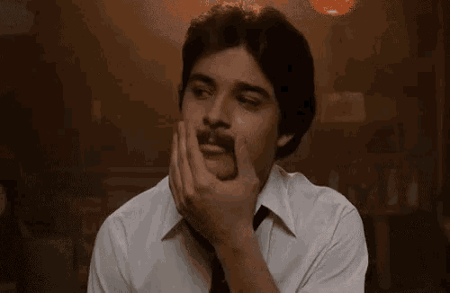 Bıyıklı GIF