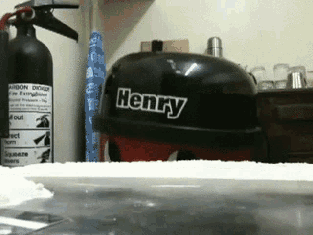 Henry Sniffer GIF - Henry Sniffer Vacuum GIFs