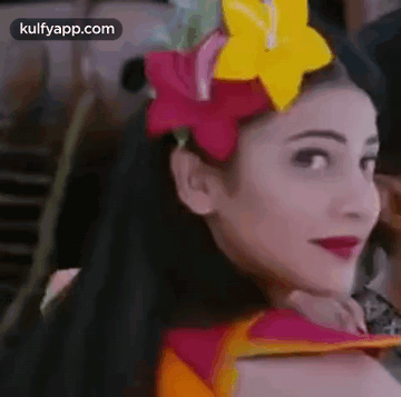 Cute Reaction.Gif GIF - Cute Reaction Shruti Haasan Actress GIFs