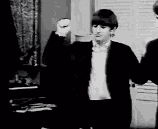 Ringo Starr Beatles GIF - Ringo Starr Beatles Dancing GIFs