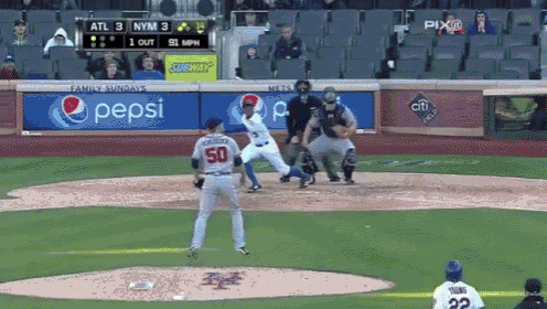 a baseball game between the mets and the nvm