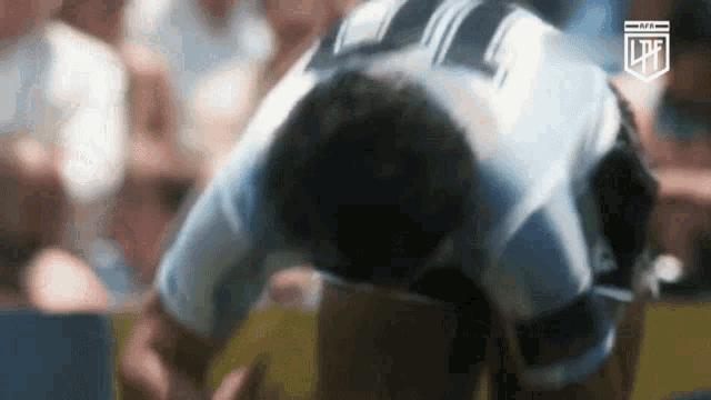 Calentando Diego Maradona GIF - Calentando Diego Maradona Liga Profesional De Fútbol De La Afa GIFs