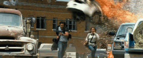 Running From Exploding Car GIF - Mark Whalberg Transformers The Last Knight GIFs