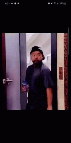 Walk In Confused GIF - Walk In Confused GIFs