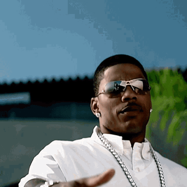 Let Me Help You Nelly GIF - Let Me Help You Nelly My Place Song GIFs