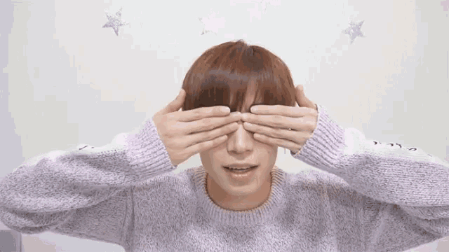 I See You Peek GIF - I See You Peek Hyuk GIFs