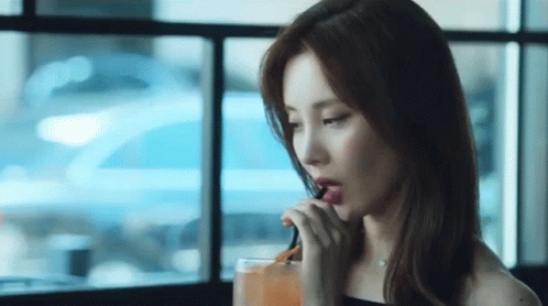 Drinking Seohyun GIF - Drinking Seohyun Seo Ju Hyun GIFs