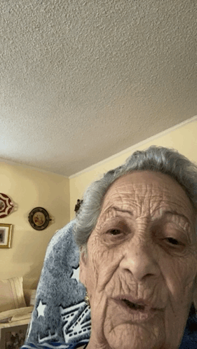 Old Lady GIF - Old Lady GIFs