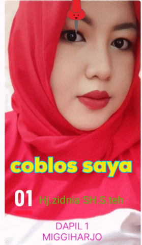 a woman wearing a red hijab with the words coblos saya