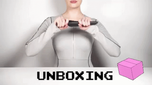 Jade Sura Unboxing GIF - Jade Sura Unboxing Knife GIFs