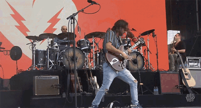 Rocking Out Jamming Out GIF - Rocking Out Jamming Out Guitar GIFs