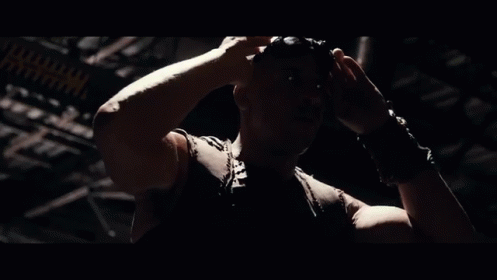 "Riddick" Trailer GIF - Riddick Vin Diesel Action GIFs