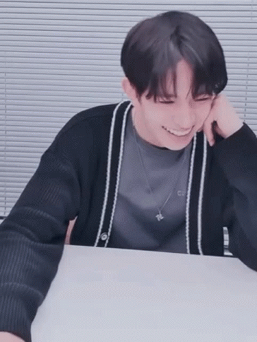 Heeseung Heeseung Laugh GIF - Heeseung Heeseung Laugh Heeseung Laughing GIFs