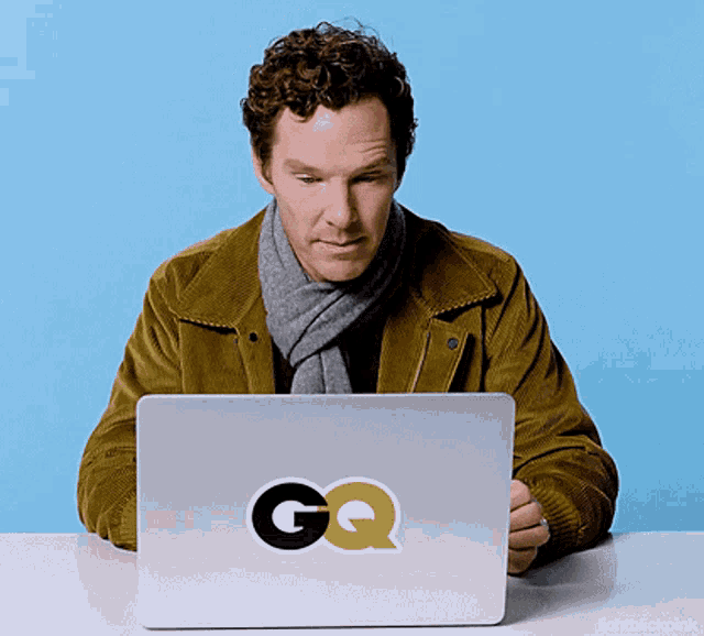 Benedict Cumberbatch Shrug GIF - Benedict Cumberbatch Shrug Laptop GIFs