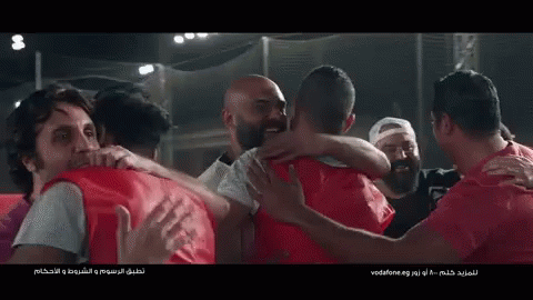 إعلانات رمضان فودافون نجوم كورة وفن مدحت شلبي GIF - Vodafone Ramadan Commercials Medhat Shalaby GIFs
