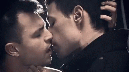 Gay Kiss GIF - Gay Kiss Omar GIFs