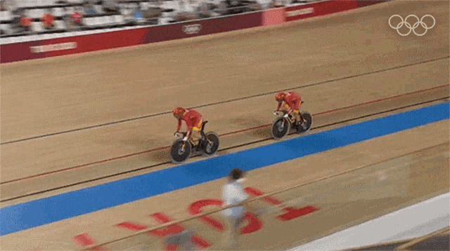 Riding A Bicycle Zhong Tianshi GIF