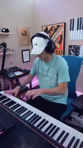 Marcus Veltri Playing Piano GIF - Marcus Veltri Playing Piano Musician GIFs