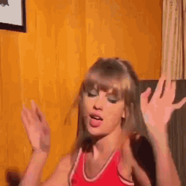 Ougoshnalya Taylor Swift Dancing GIF - Ougoshnalya Taylor Swift Dancing GIFs