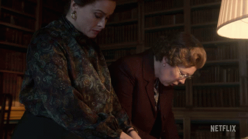 Searching In Book Princess Margaret GIF - Searching In Book Princess Margaret Queen Elizabeth Ii GIFs
