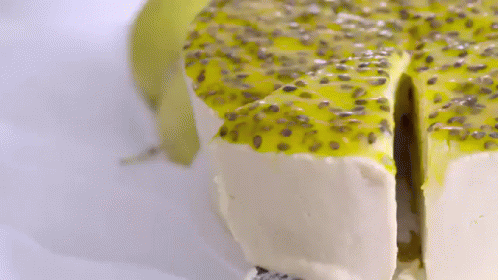 Bolo De Maracujá Mousse Creme Sobremesa GIF - Cake Passionfruit Cream GIFs