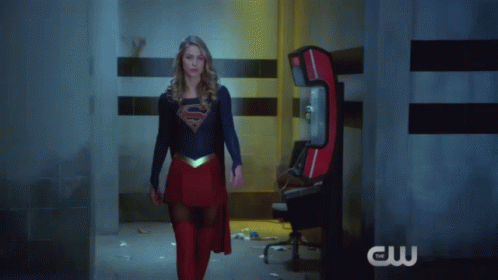 Supergirl Melissa Benoist GIF - Supergirl Melissa Benoist Walking GIFs