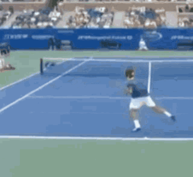 Nicolas Kiefer Roger Federer GIF - Nicolas Kiefer Roger Federer Passing Shot GIFs