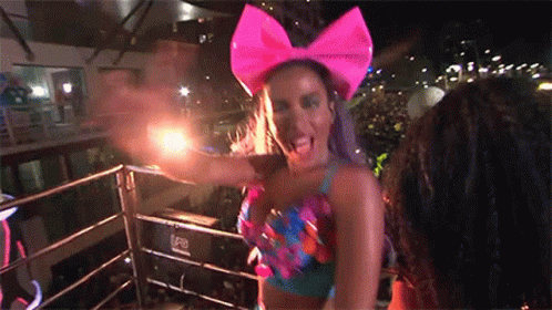 Cantando Anitta GIF - Cantando Anitta Carnaval GIFs