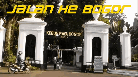 a sign for kebun raya bogor pintu 1