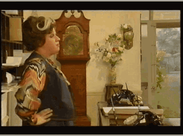 Johnny Vegas Fawlty Towers GIF - Johnny Vegas Fawlty Towers The Major GIFs