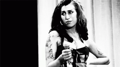 Amy Winehouse What GIF - Amy Winehouse What Huh GIFs
