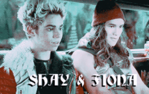 Shay And Fiona Look GIF - Shay And Fiona Look Stare GIFs