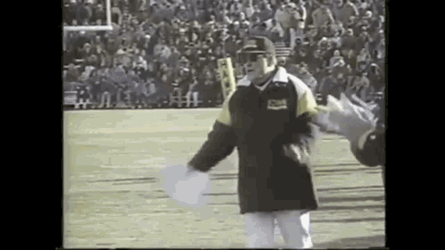 Hayden Fry Clapping GIF - Hayden Fry Clapping Coach Fry GIFs