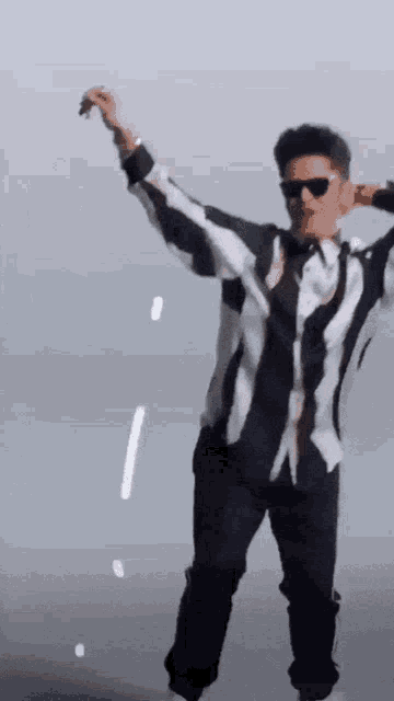 Bruno Mars Kalista GIF - Bruno Mars Kalista Gumvar GIFs