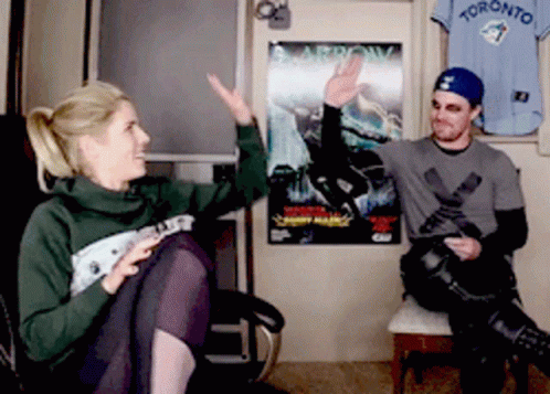 Stemily Stephen Amell GIF - Stemily Stephen Amell High Five GIFs