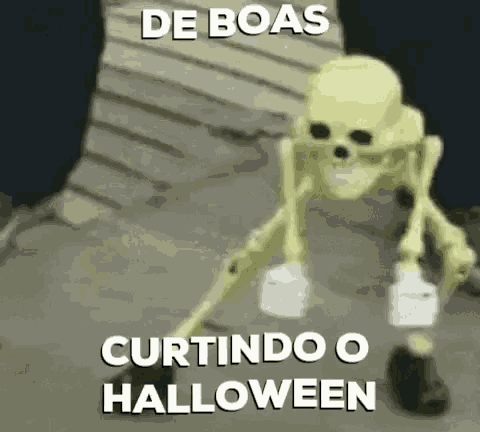 a skeleton is walking down stairs with the words `` de boas curtindo o halloween '' .