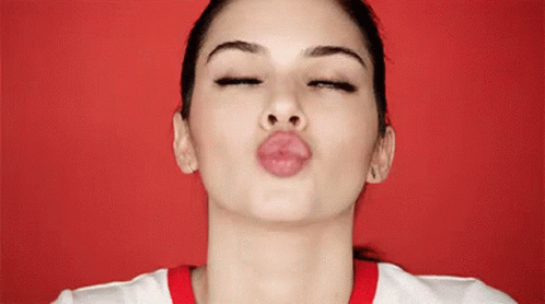 Knap  켄달 제너 뽀뽀 키스 쪽 GIF - Smooch Kiss Kendall Jenner GIFs