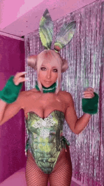 Sexy Cosplay GIF - Sexy Cosplay Bunny Suit GIFs