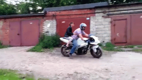 Hold On Tight, Honey GIF - Tight Motorcycle Fail GIFs