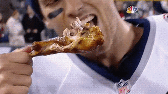 New England Patriots Tom Brady GIF - New England Patriots Tom Brady Eating GIFs