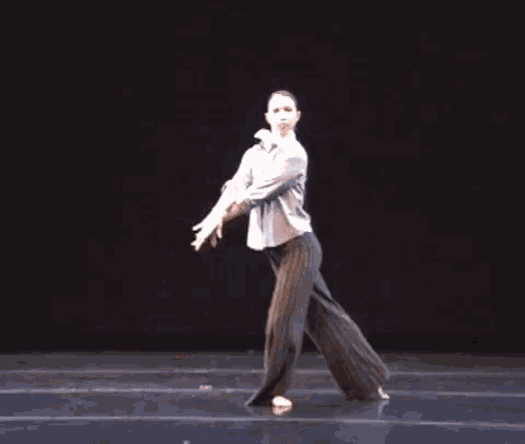 Laura Maceika Ballet GIF - Laura Maceika Ballet Dance GIFs