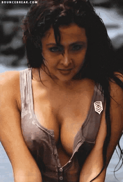 a picture of a woman with bouncebreak.com written on the bottom right