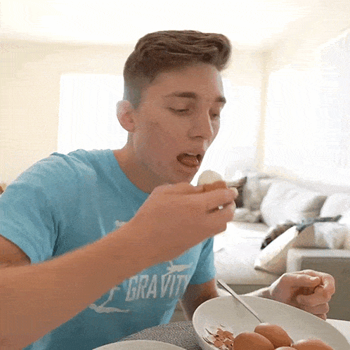 Eating Eggs Brandon William GIF - Eating Eggs Brandon William Breakfast GIFs