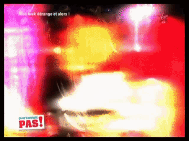 a screen shot of a tv show with the word pas on it